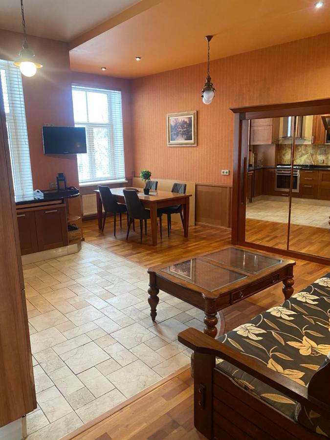 Old Town Apartment Near St Peters Basilica Riga Luaran gambar