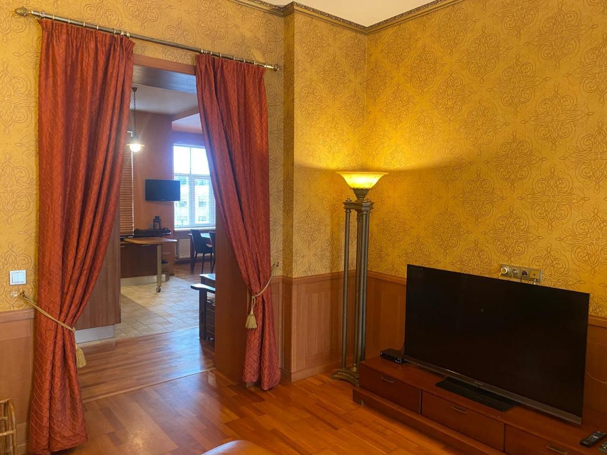 Old Town Apartment Near St Peters Basilica Riga Luaran gambar